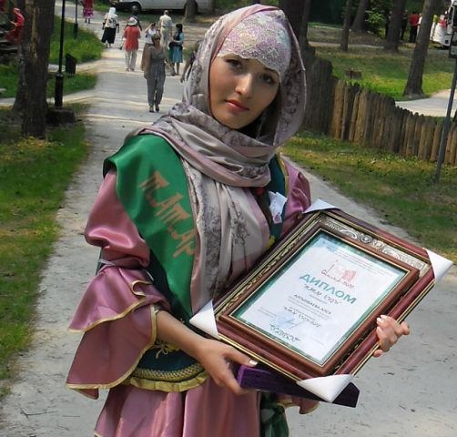 Красавица из Тёплой Речки награждена титулом «Самой целеустремлённой» участницы конкурса «Татар Кызы»